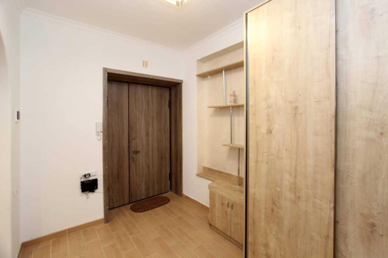 Sunny Apartment In The Center Jerevan Buitenkant foto
